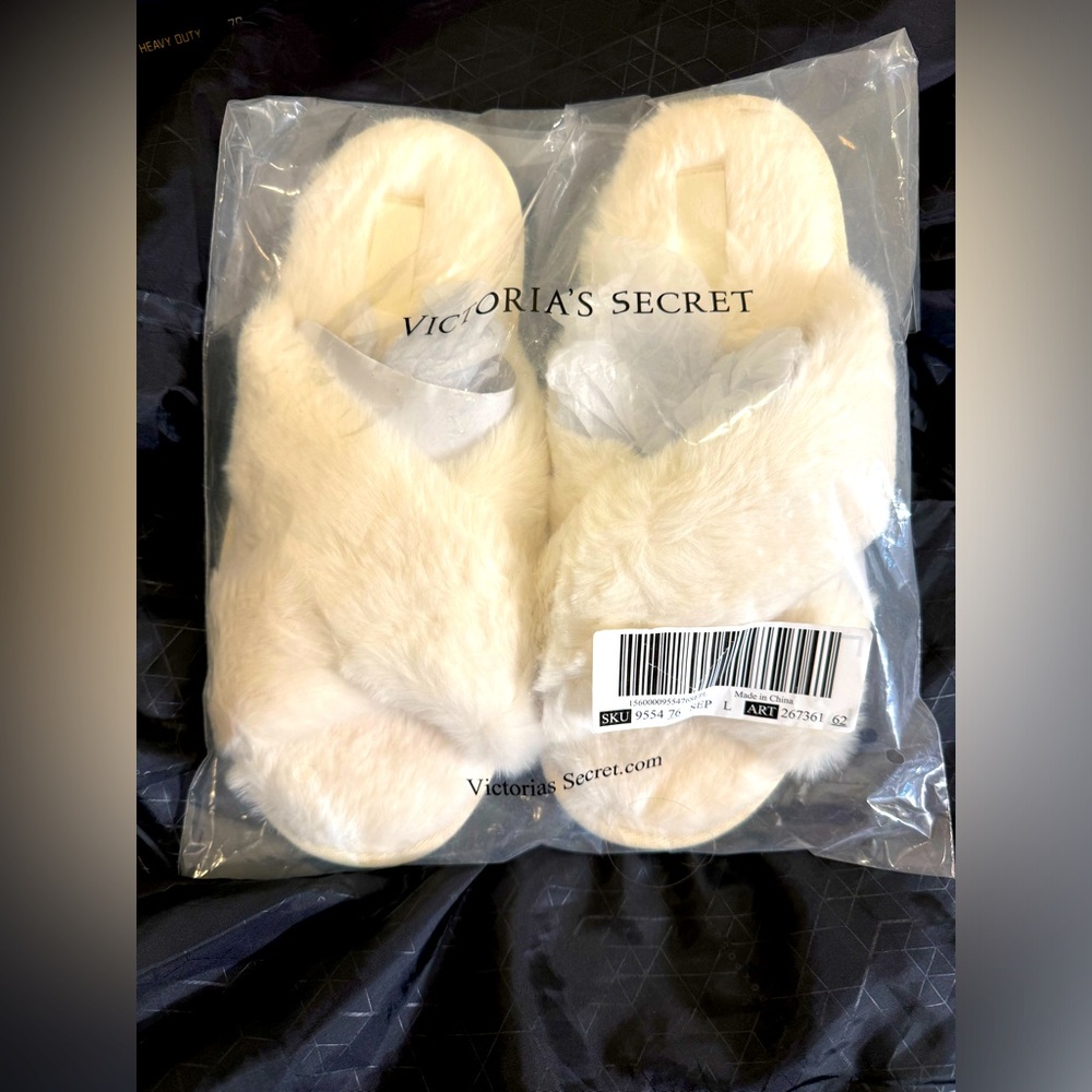 Victorias Secret Pink tan sz lg (womens 9-10) Slippers